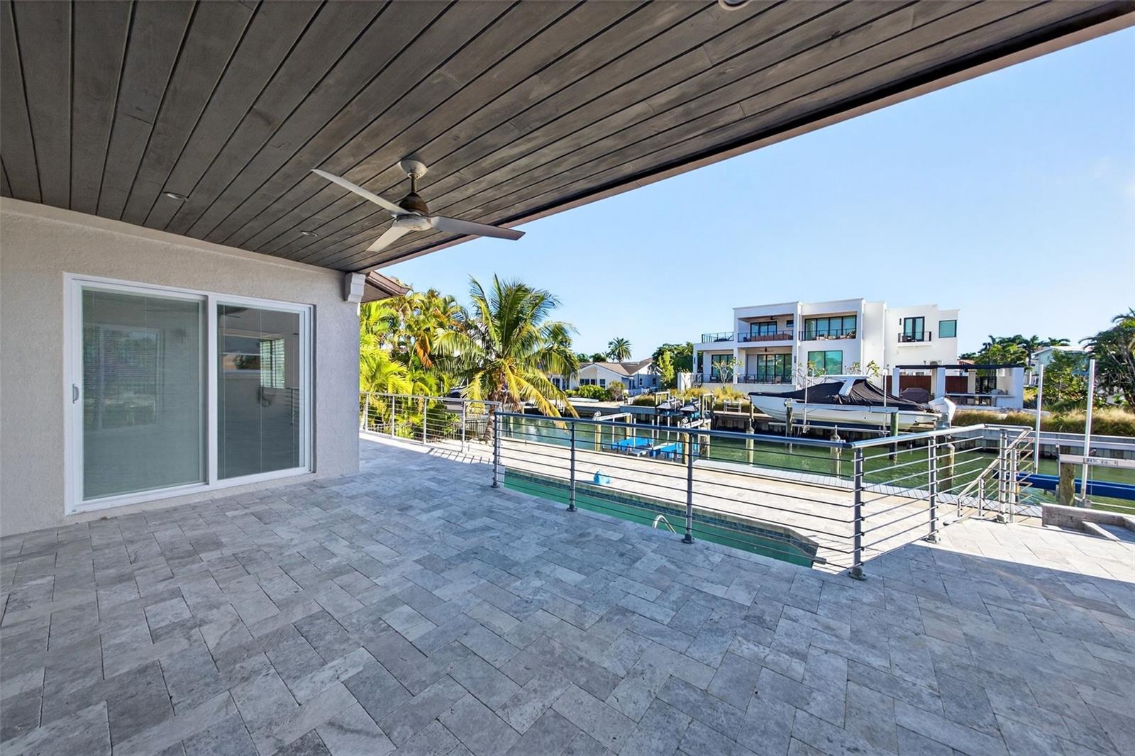 COUNTRY CLUB SHORES - Residential