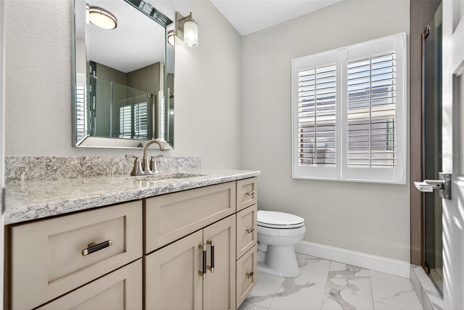 COUNTRY CLUB SHORES - Residential