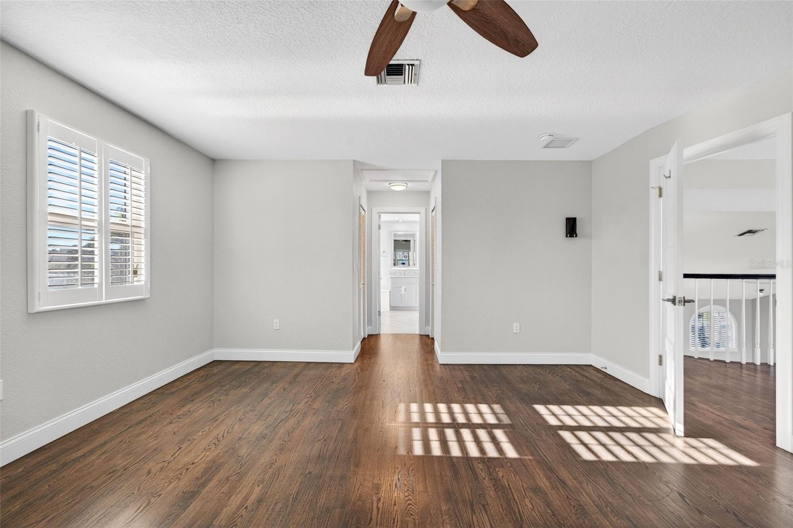 COUNTRY CLUB SHORES - Residential