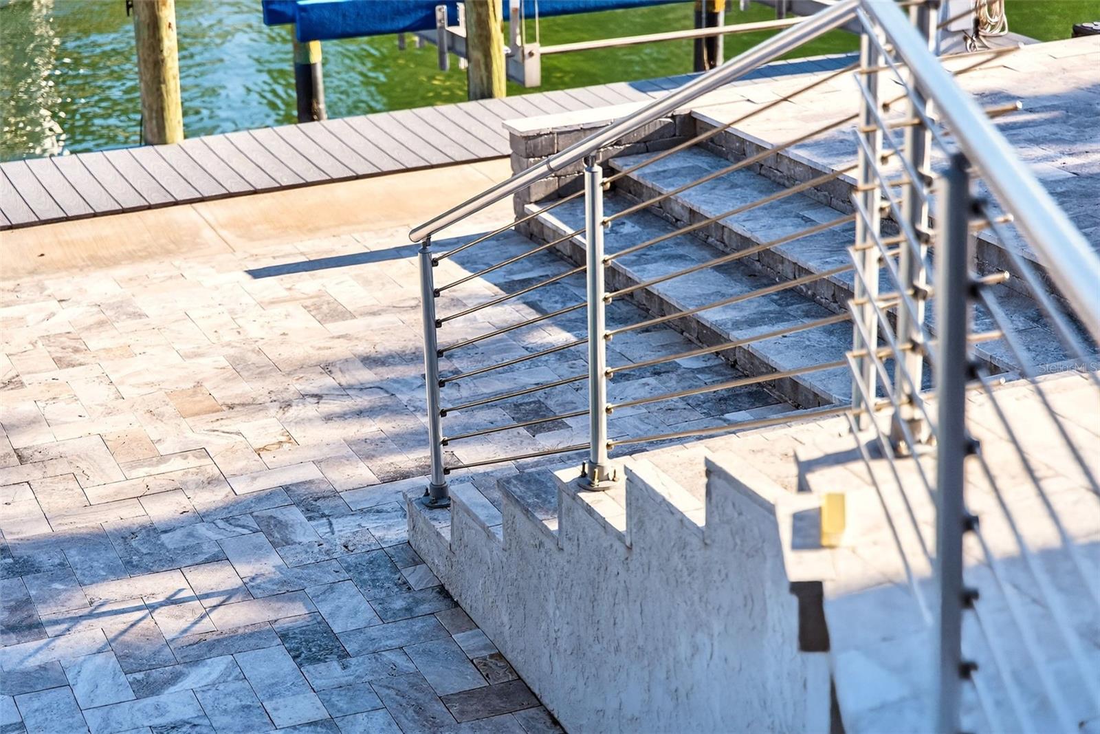 COUNTRY CLUB SHORES - Residential