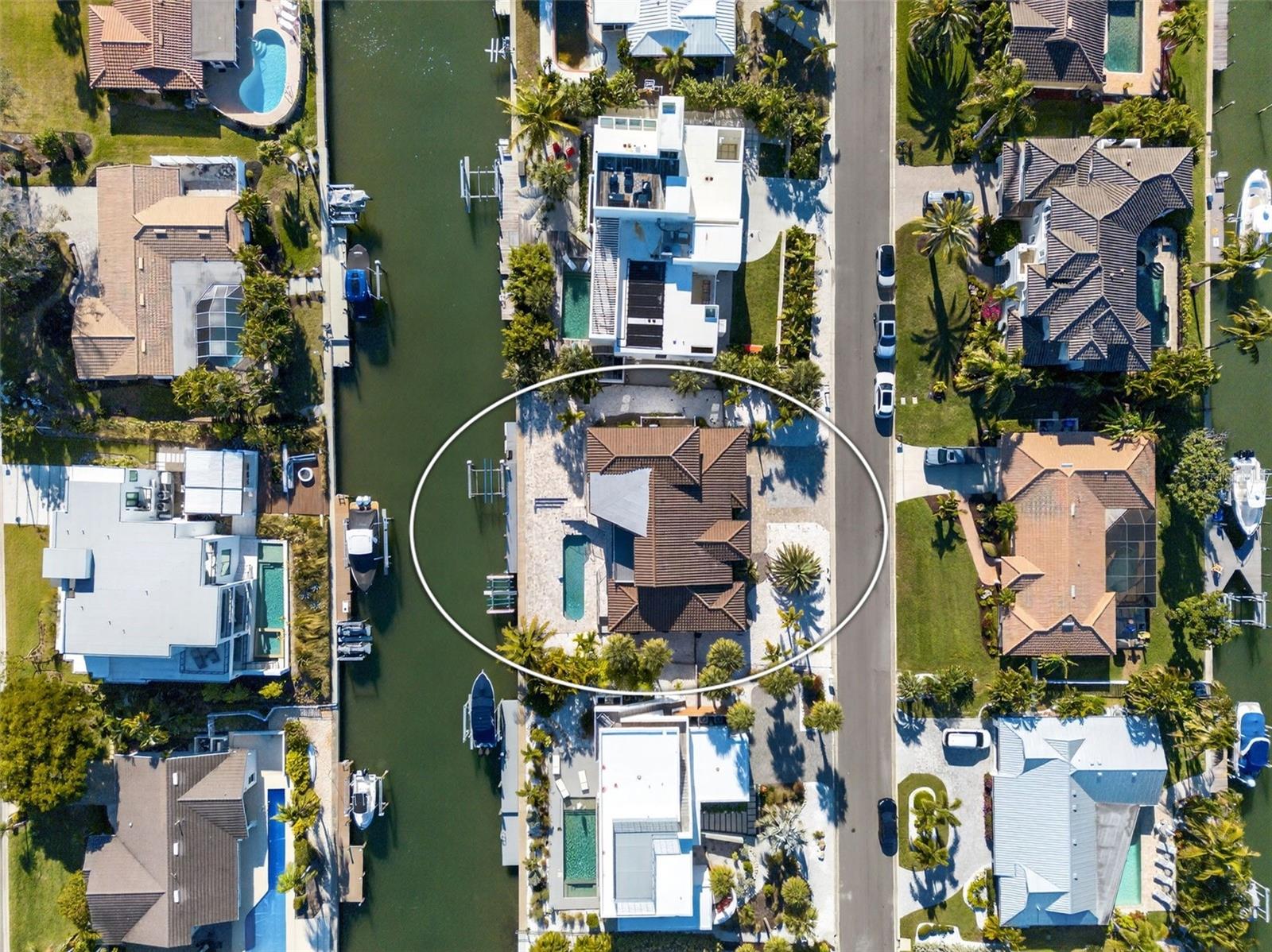 COUNTRY CLUB SHORES - Residential