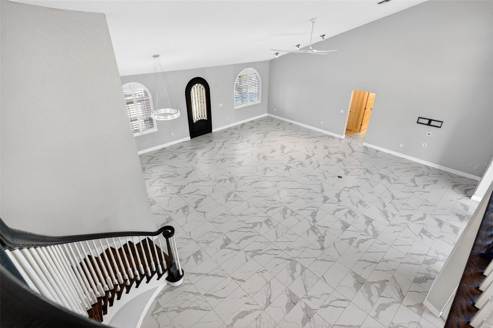 COUNTRY CLUB SHORES - Residential