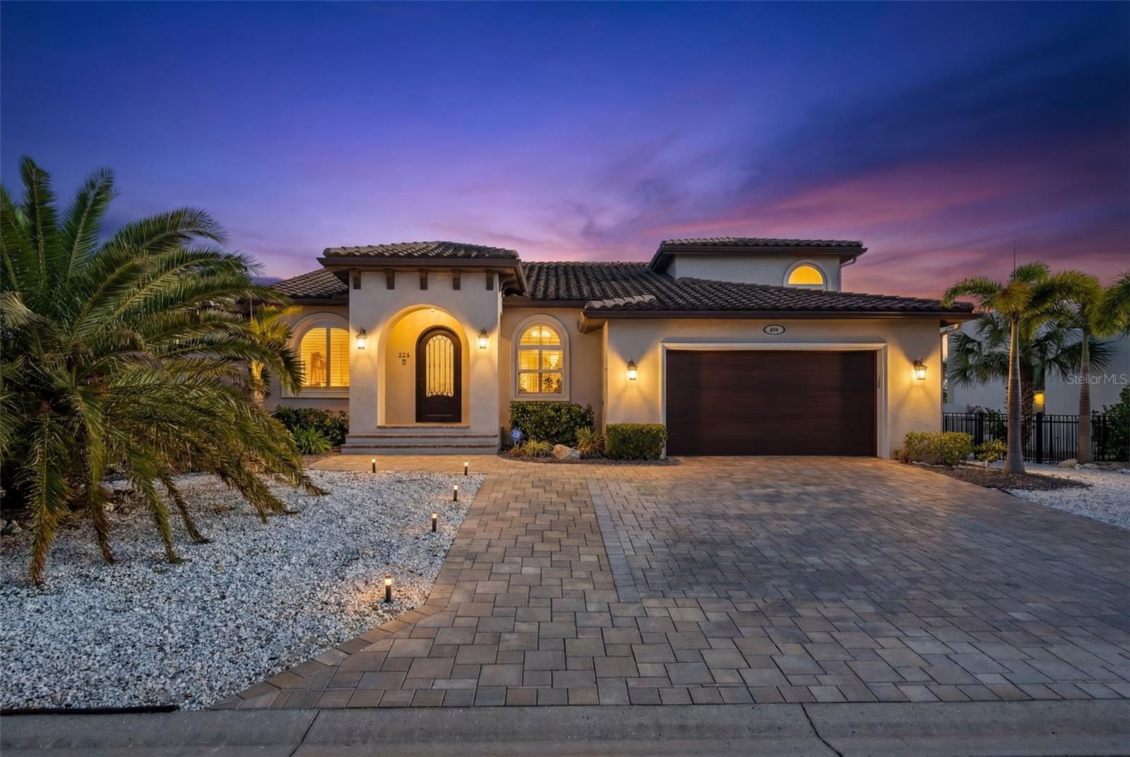 COUNTRY CLUB SHORES - Residential