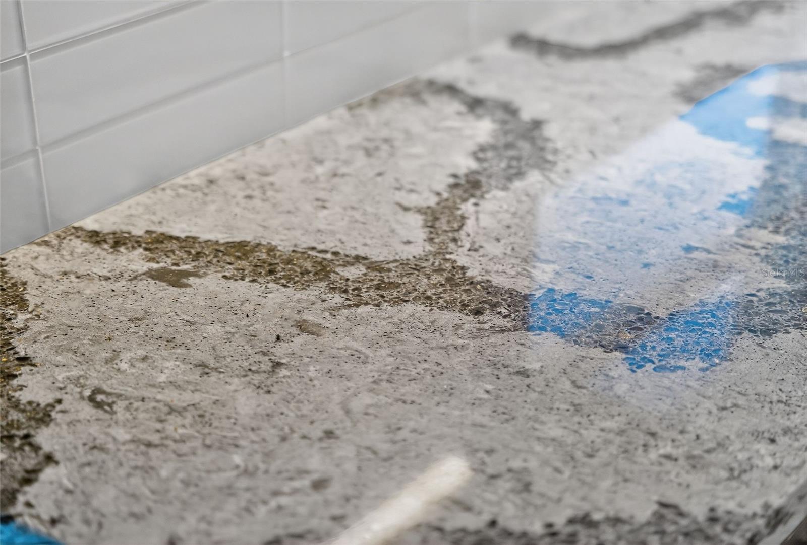 COUNTRY CLUB SHORES - Residential