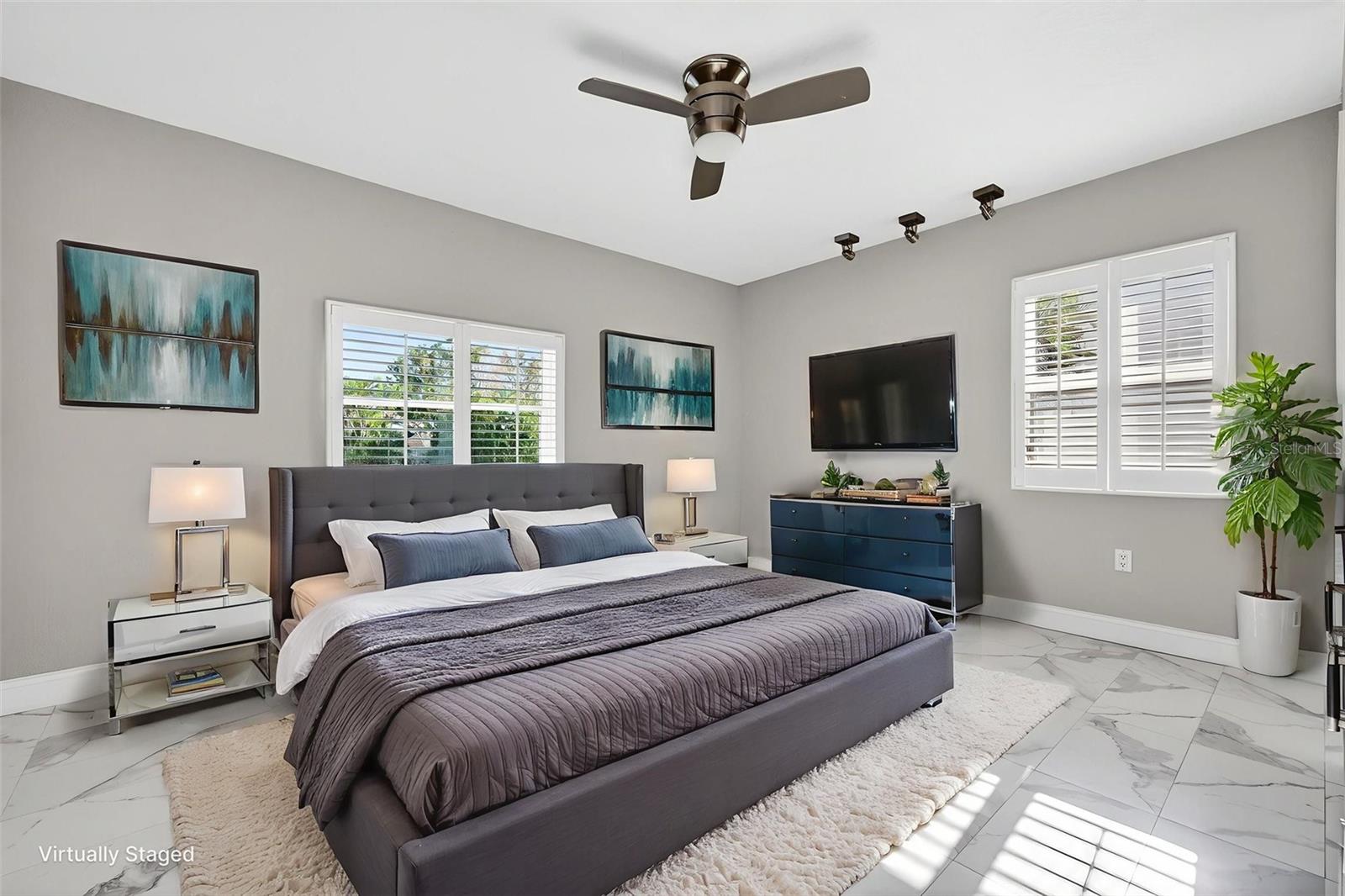 COUNTRY CLUB SHORES - Residential