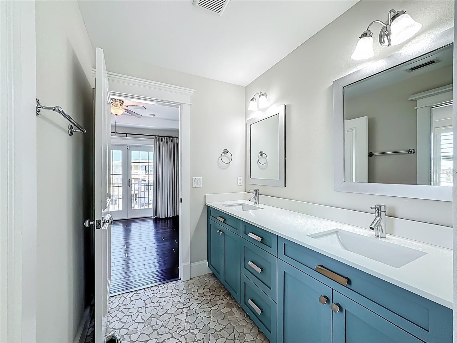 HOLMES BEACH 31ST UNIT AMD - Residential