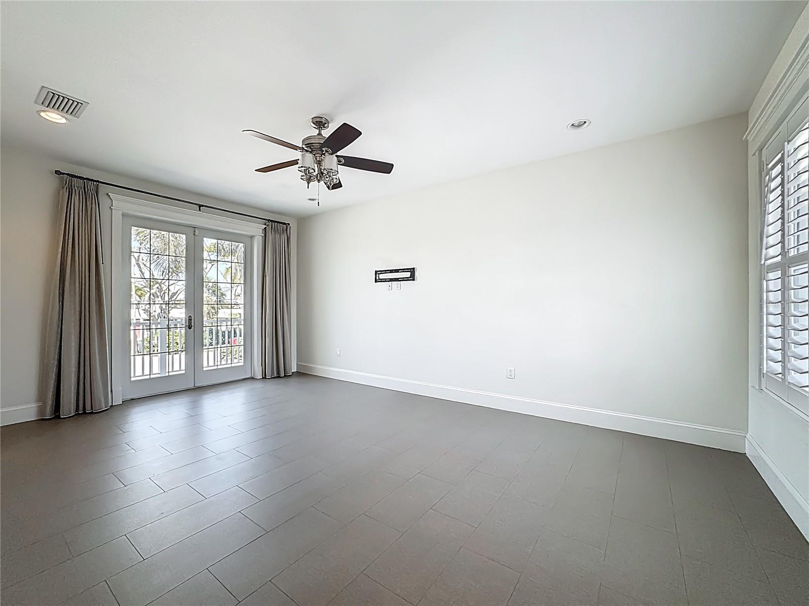 HOLMES BEACH 31ST UNIT AMD - Residential