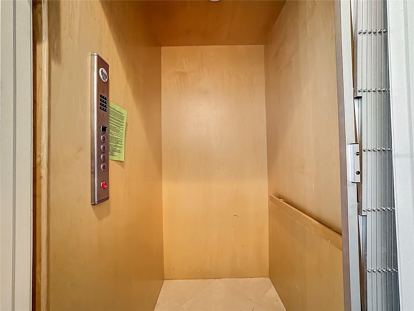 HOLMES BEACH 31ST UNIT AMD - Residential