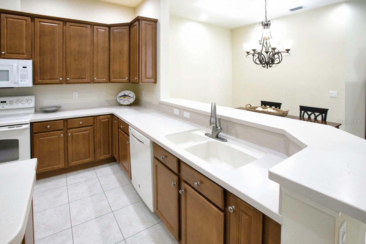 PALMA SOLA TRACE - Residential