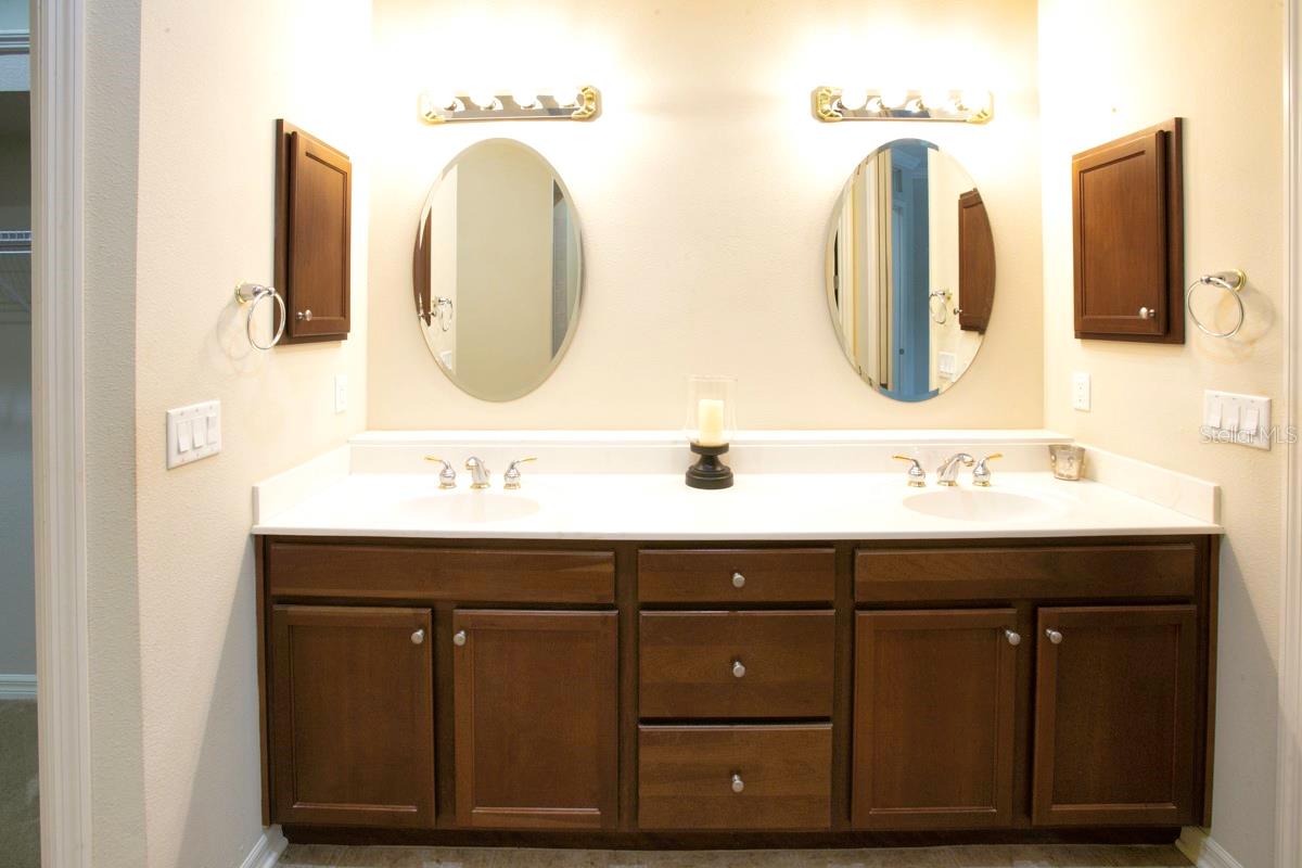 PALMA SOLA TRACE - Residential