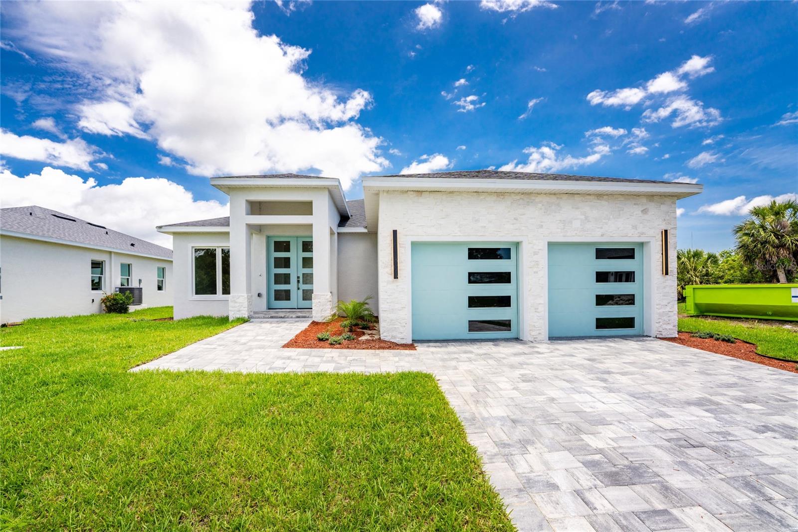 ROTONDA LAKES - Residential