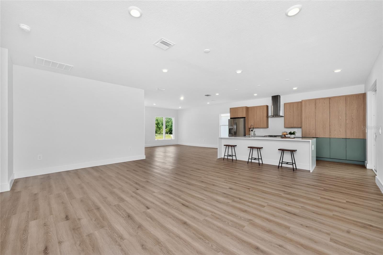 ROTONDA LAKES - Residential