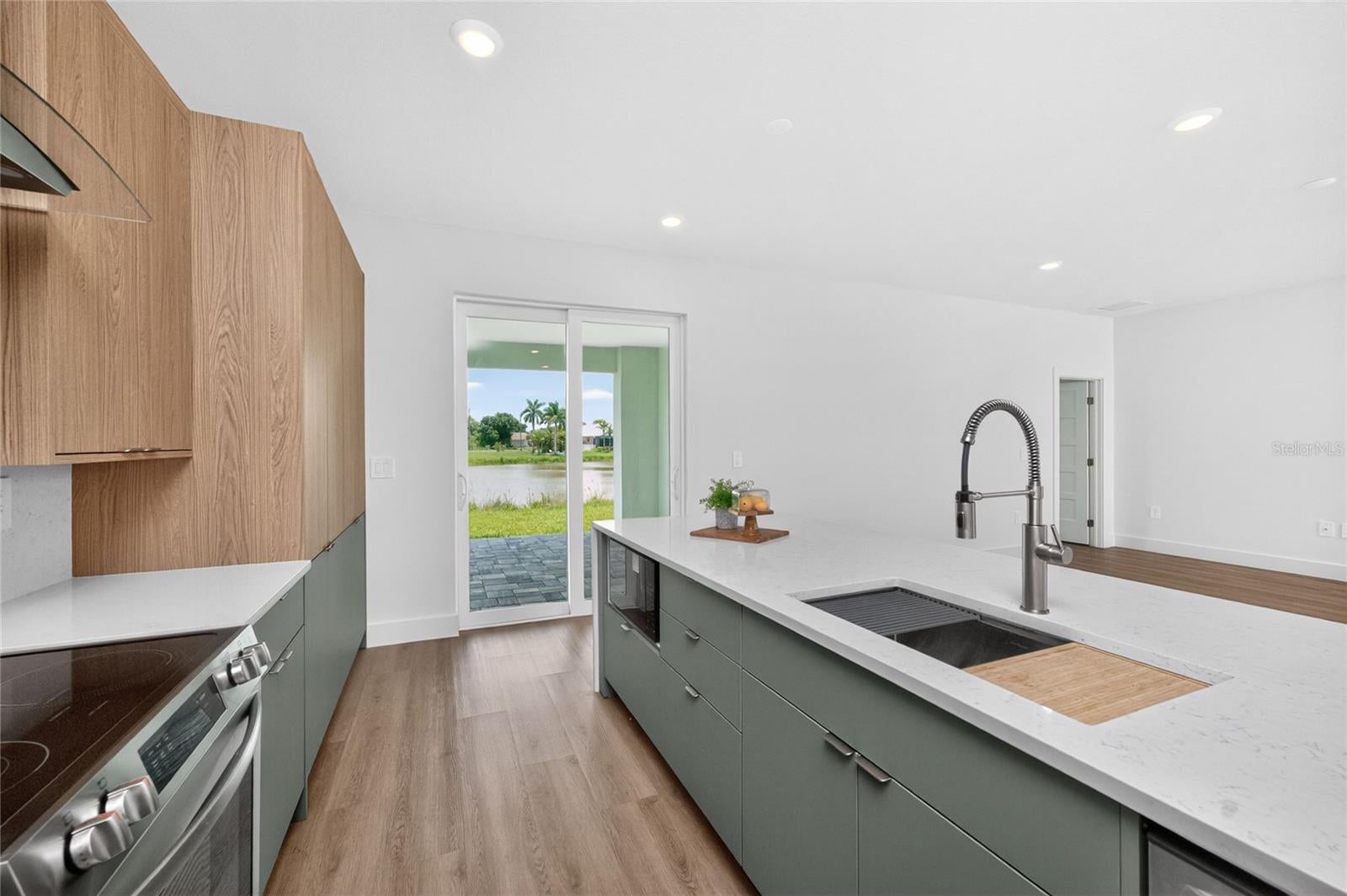ROTONDA LAKES - Residential