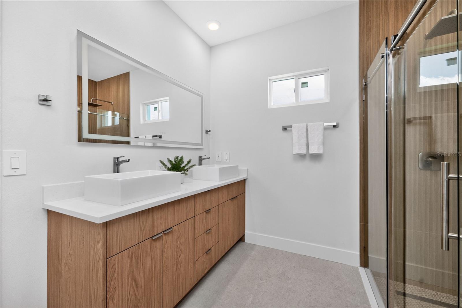 ROTONDA LAKES - Residential
