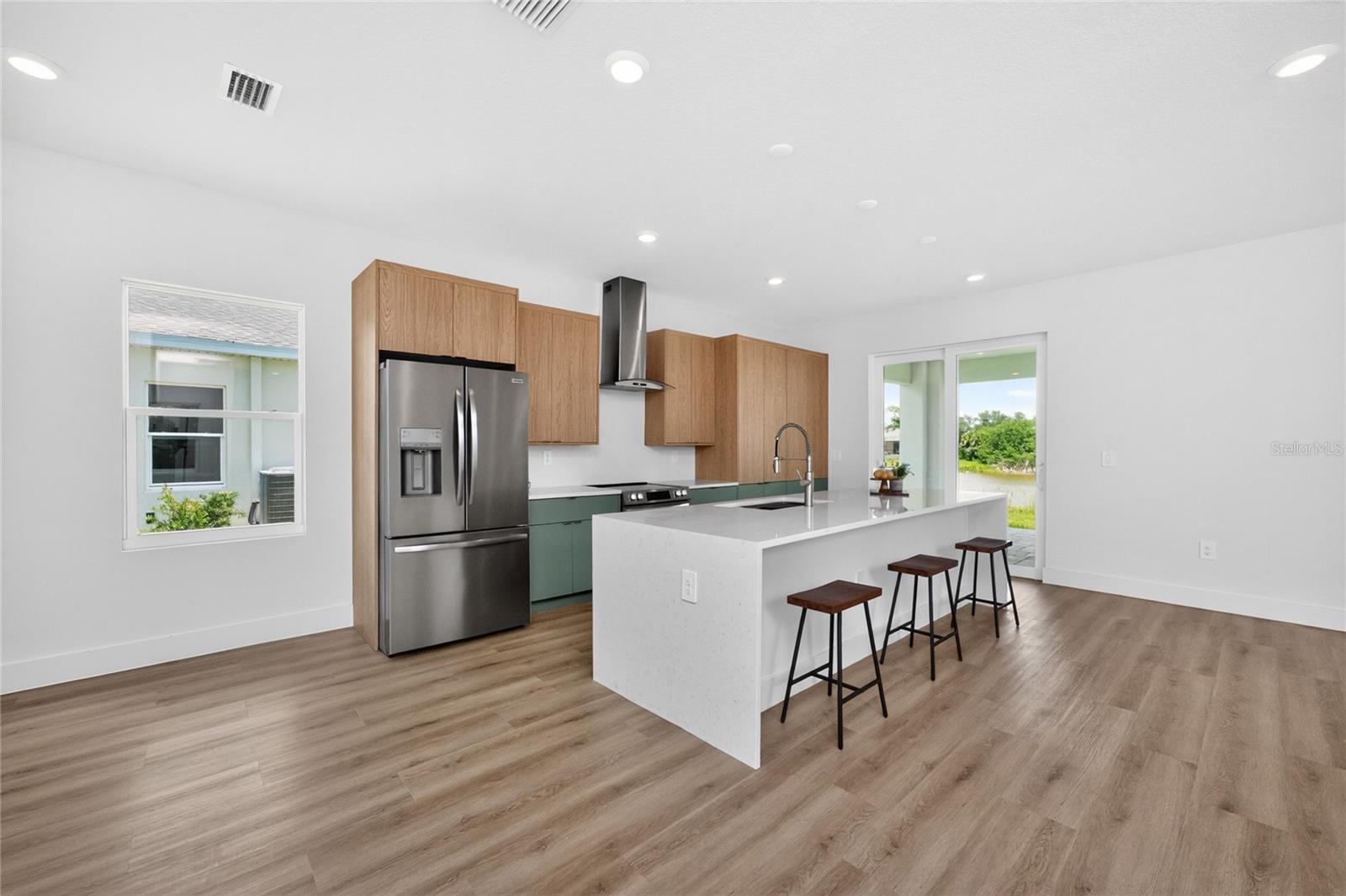 ROTONDA LAKES - Residential