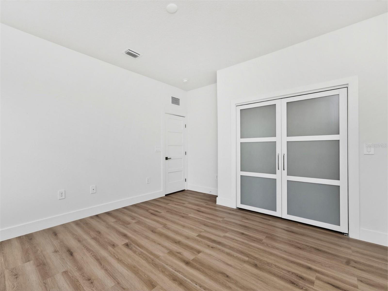 ROTONDA LAKES - Residential