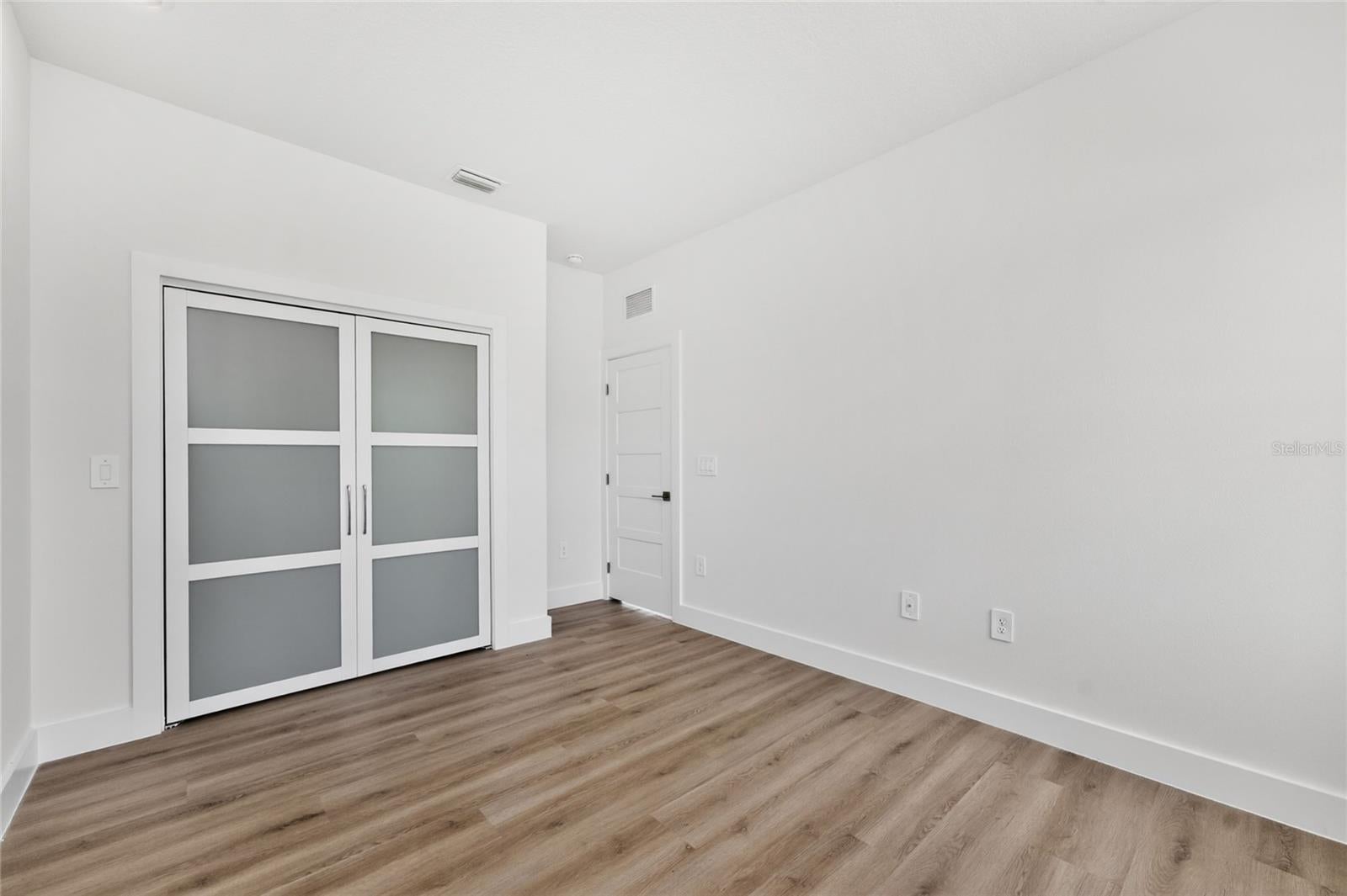 ROTONDA LAKES - Residential