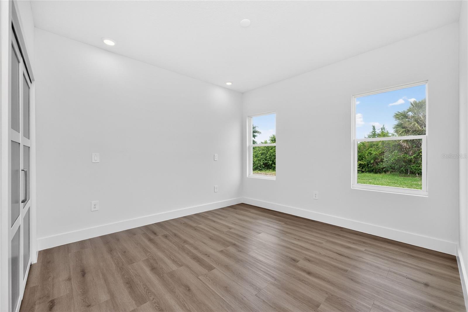 ROTONDA LAKES - Residential