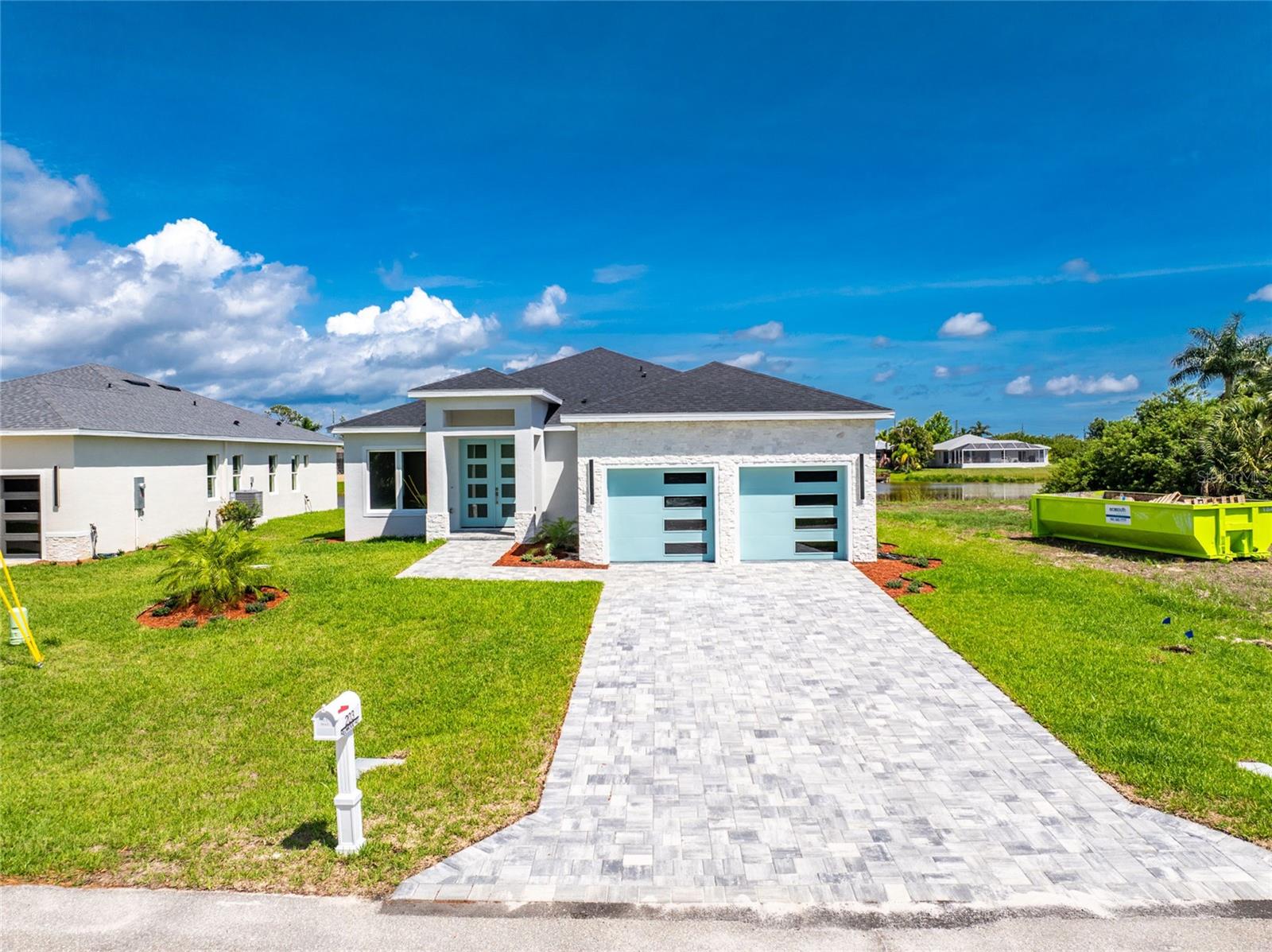 ROTONDA LAKES - Residential