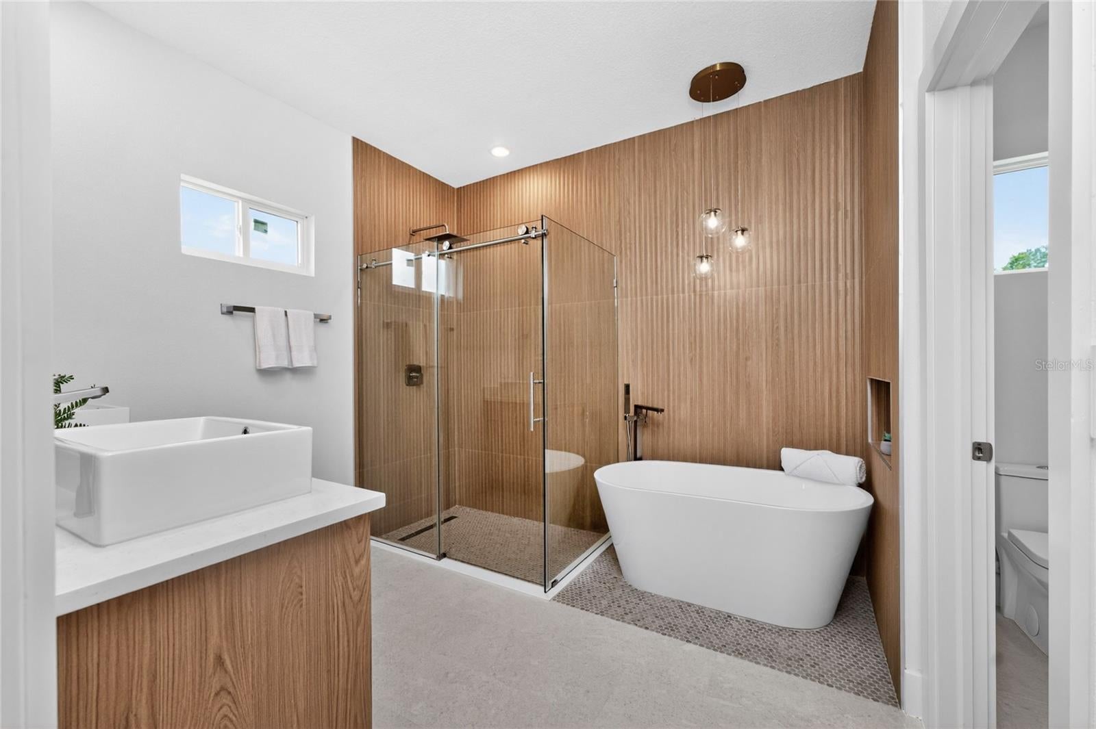 ROTONDA LAKES - Residential