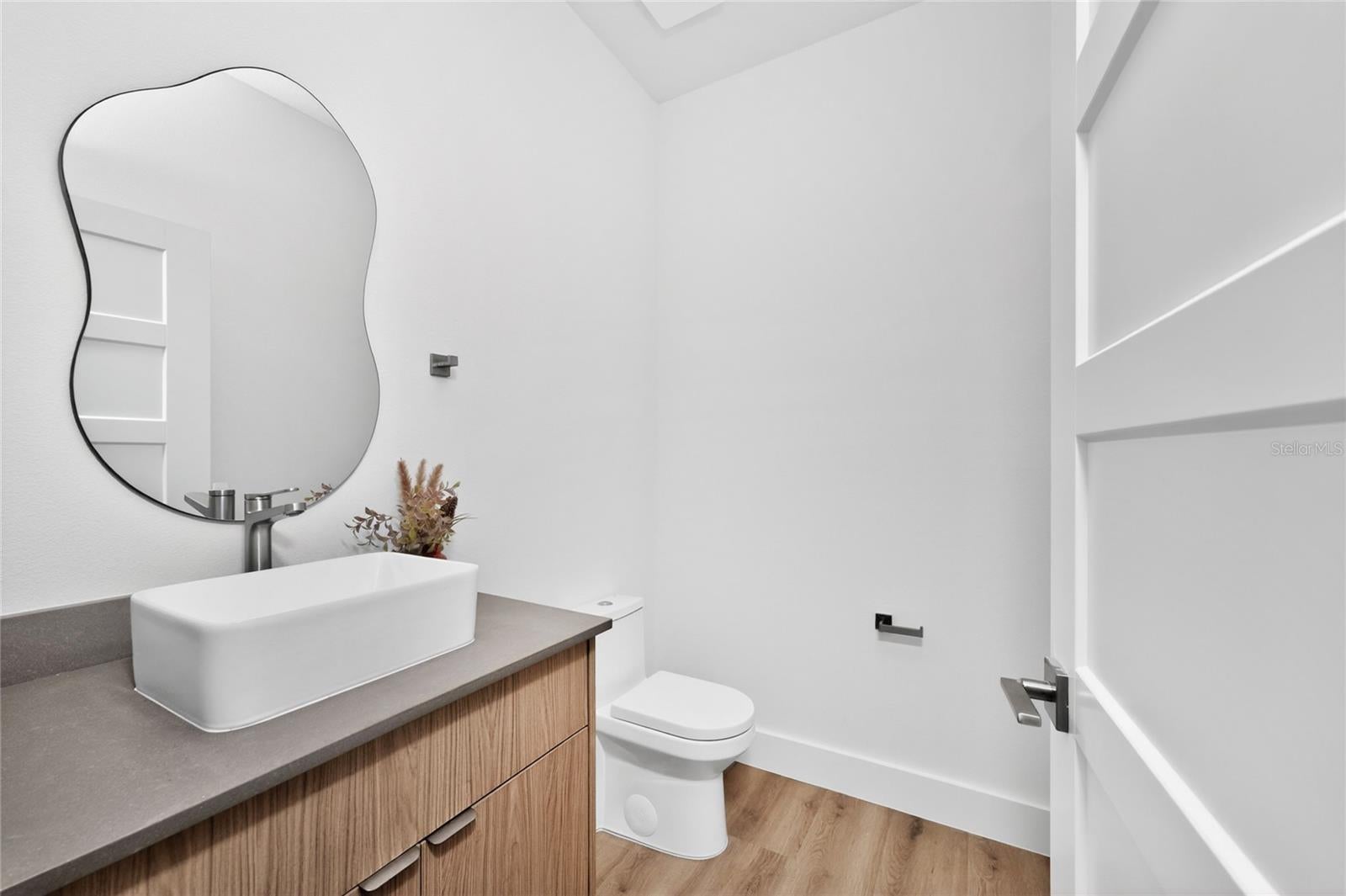 ROTONDA LAKES - Residential