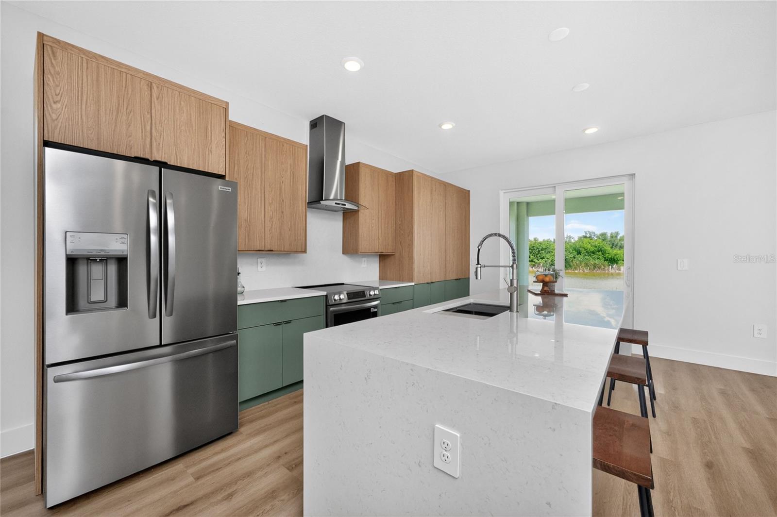 ROTONDA LAKES - Residential