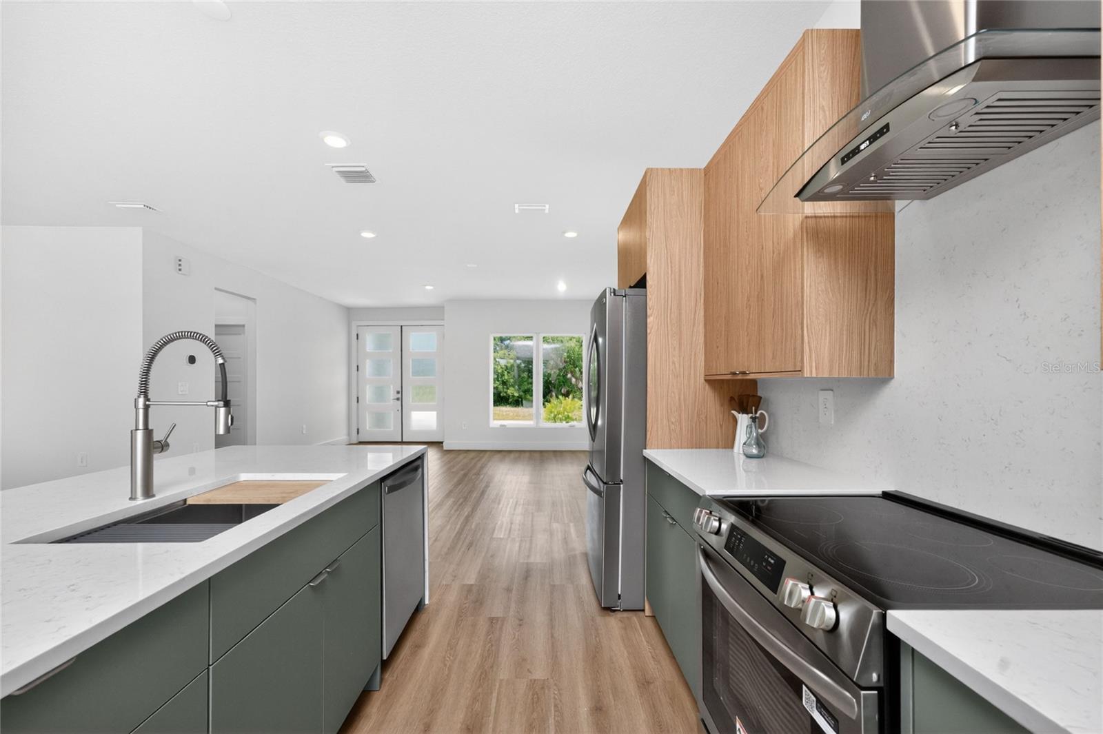 ROTONDA LAKES - Residential