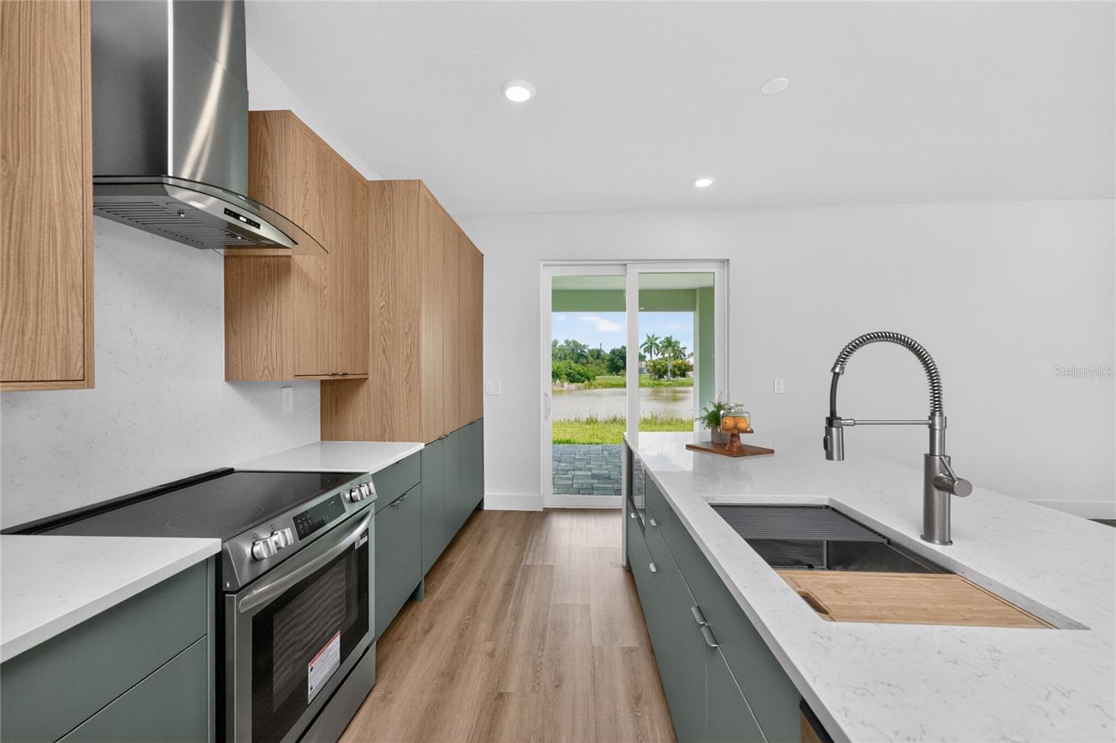 ROTONDA LAKES - Residential