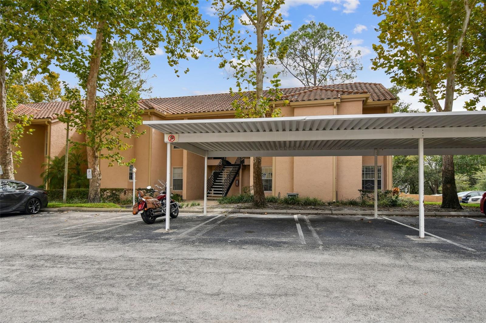 VINEYARD SOUND CONDO - Residential