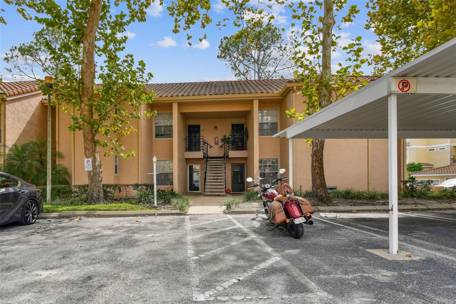 VINEYARD SOUND CONDO - Residential