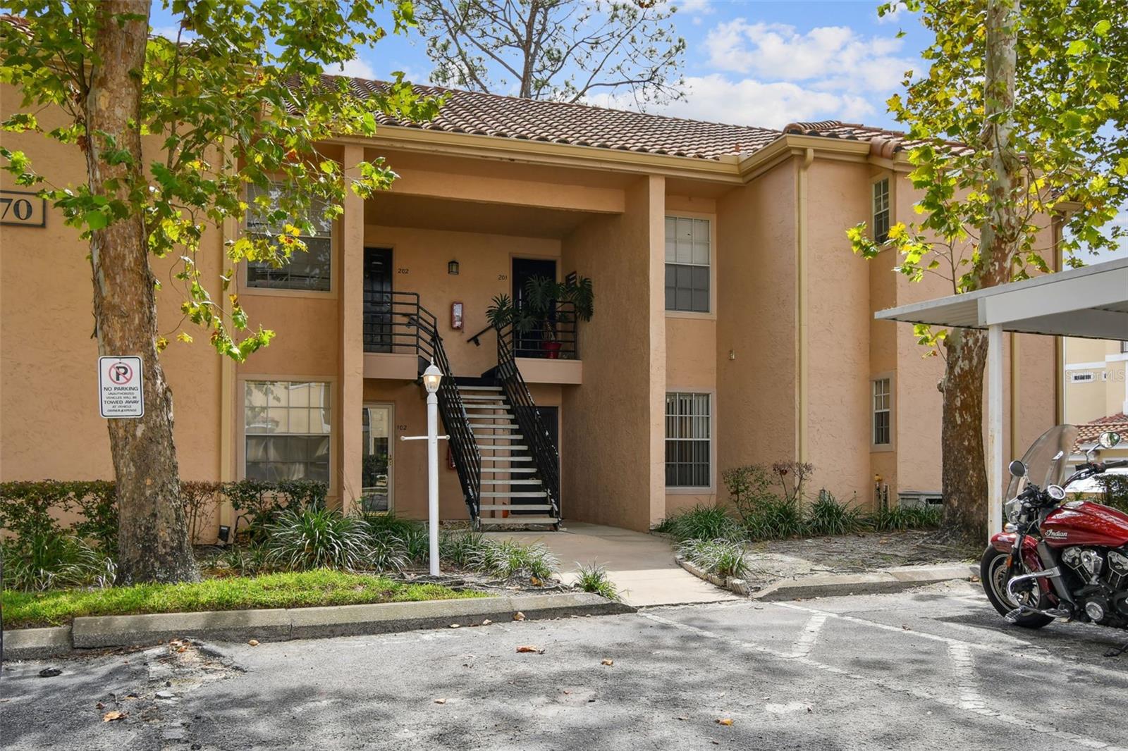 VINEYARD SOUND CONDO - Residential