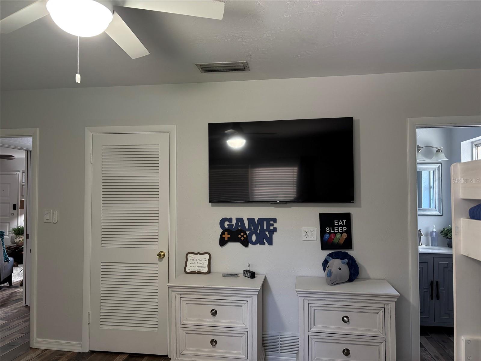 REVISED OF TERRACEDALE - Residential Lease