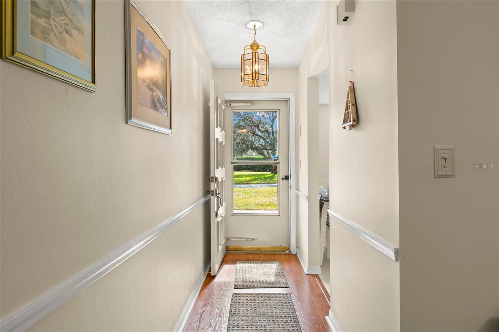 1084 DUNROBIN DRIVE D