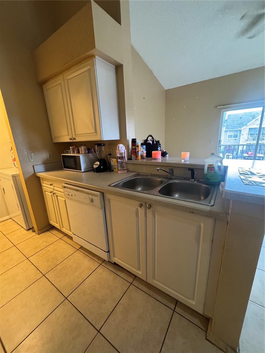 GABLES AT LAKESIDE CONDO - Residential