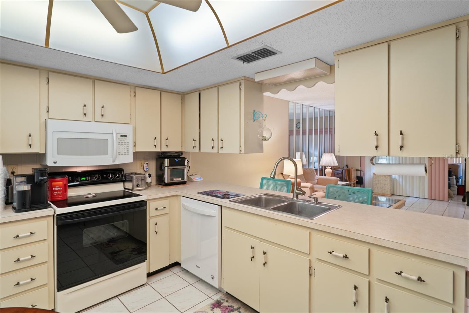 VILLAGE WOODS CONDO PH 03 - Residential