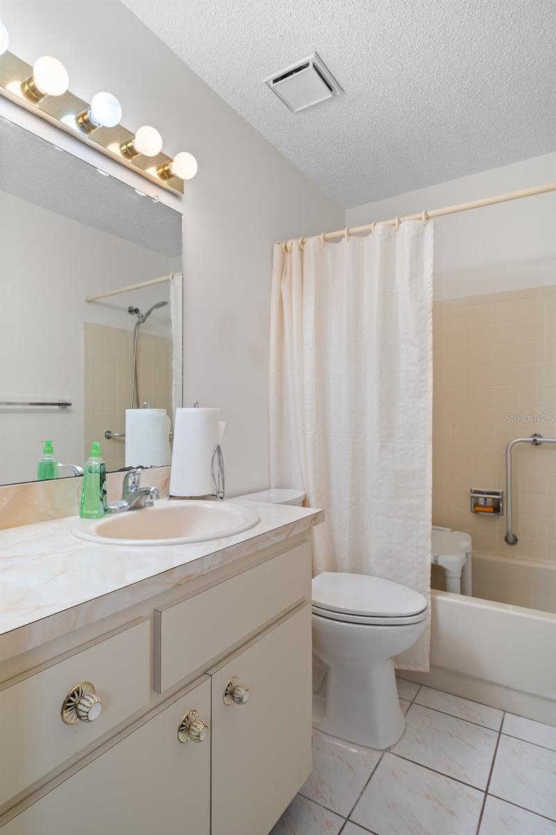 VILLAGE WOODS CONDO PH 03 - Residential