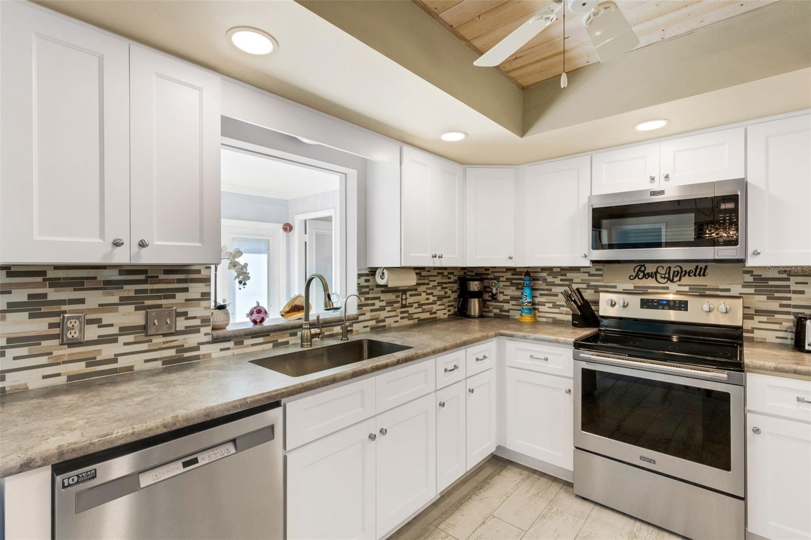 CIRCLE WOODS OF VENICE 1 - Residential