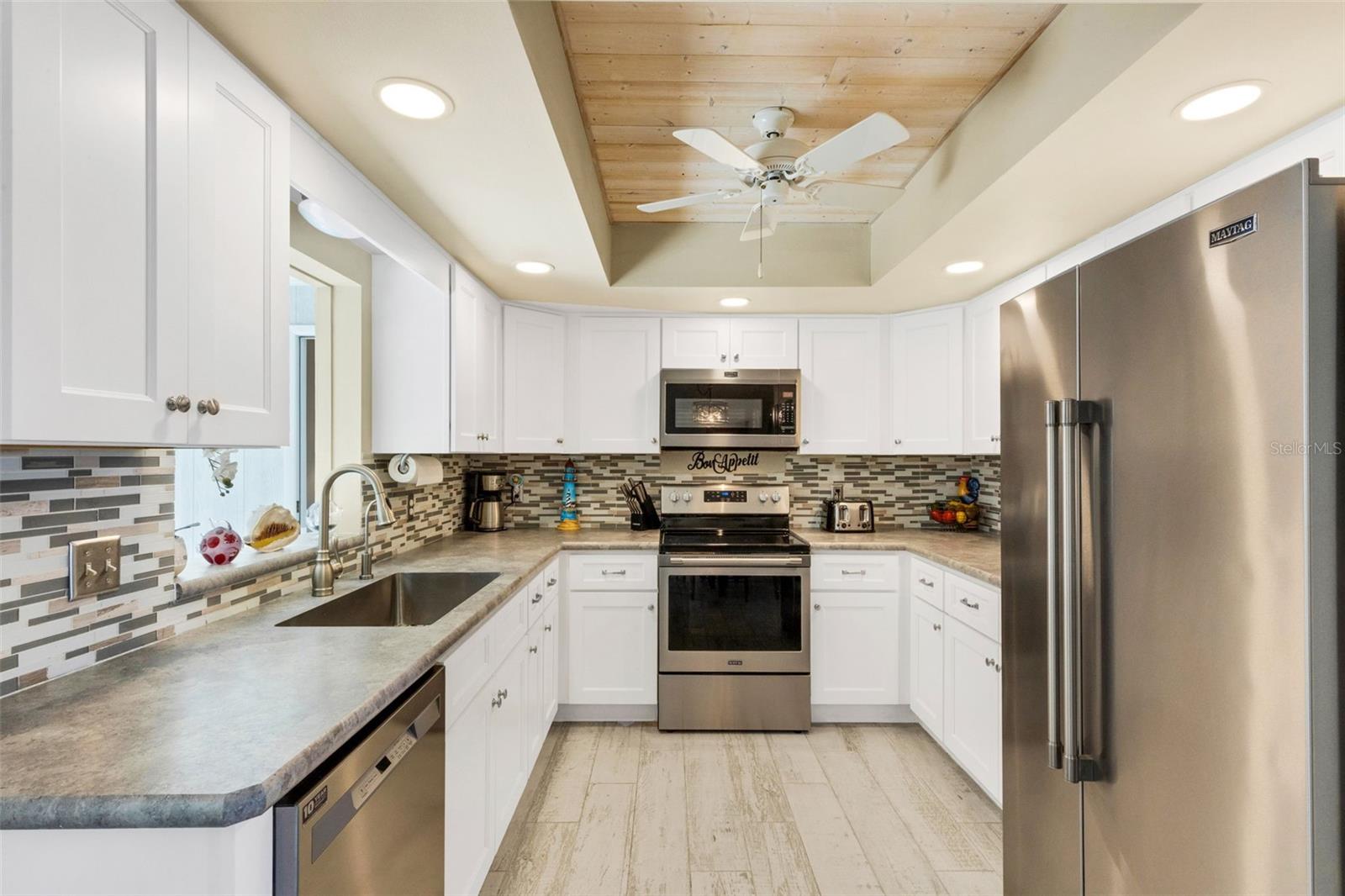 CIRCLE WOODS OF VENICE 1 - Residential