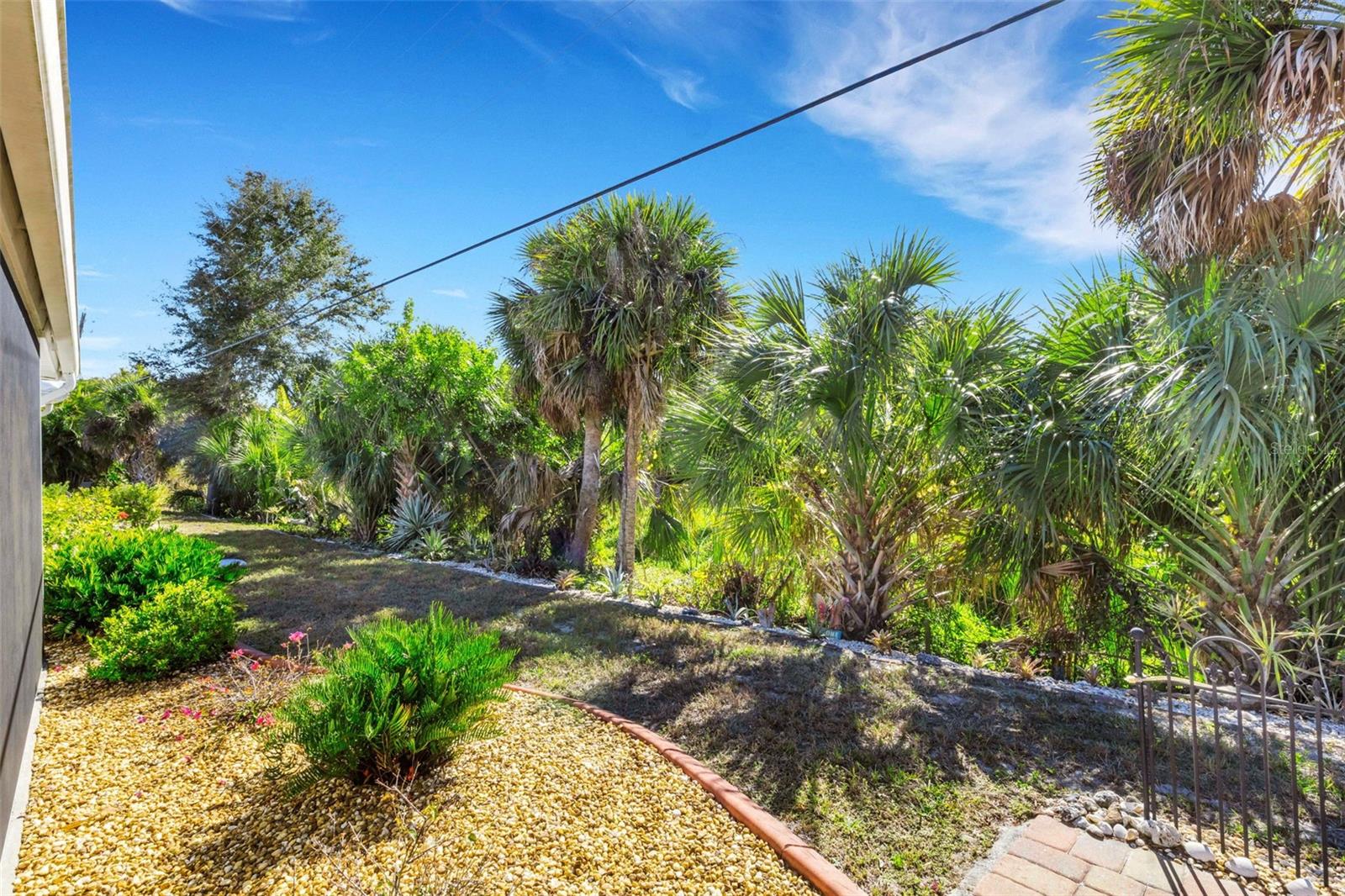 CIRCLE WOODS OF VENICE 1 - Residential