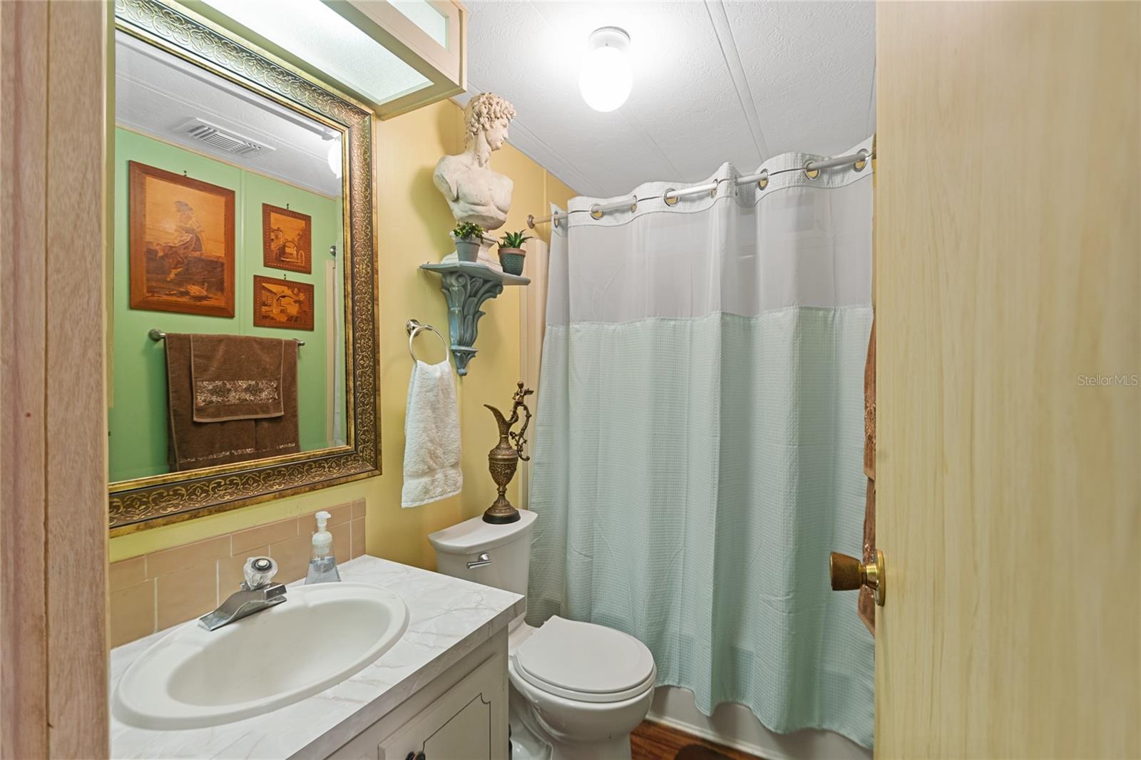 BANBURY VILLAGE CONDO - Residential