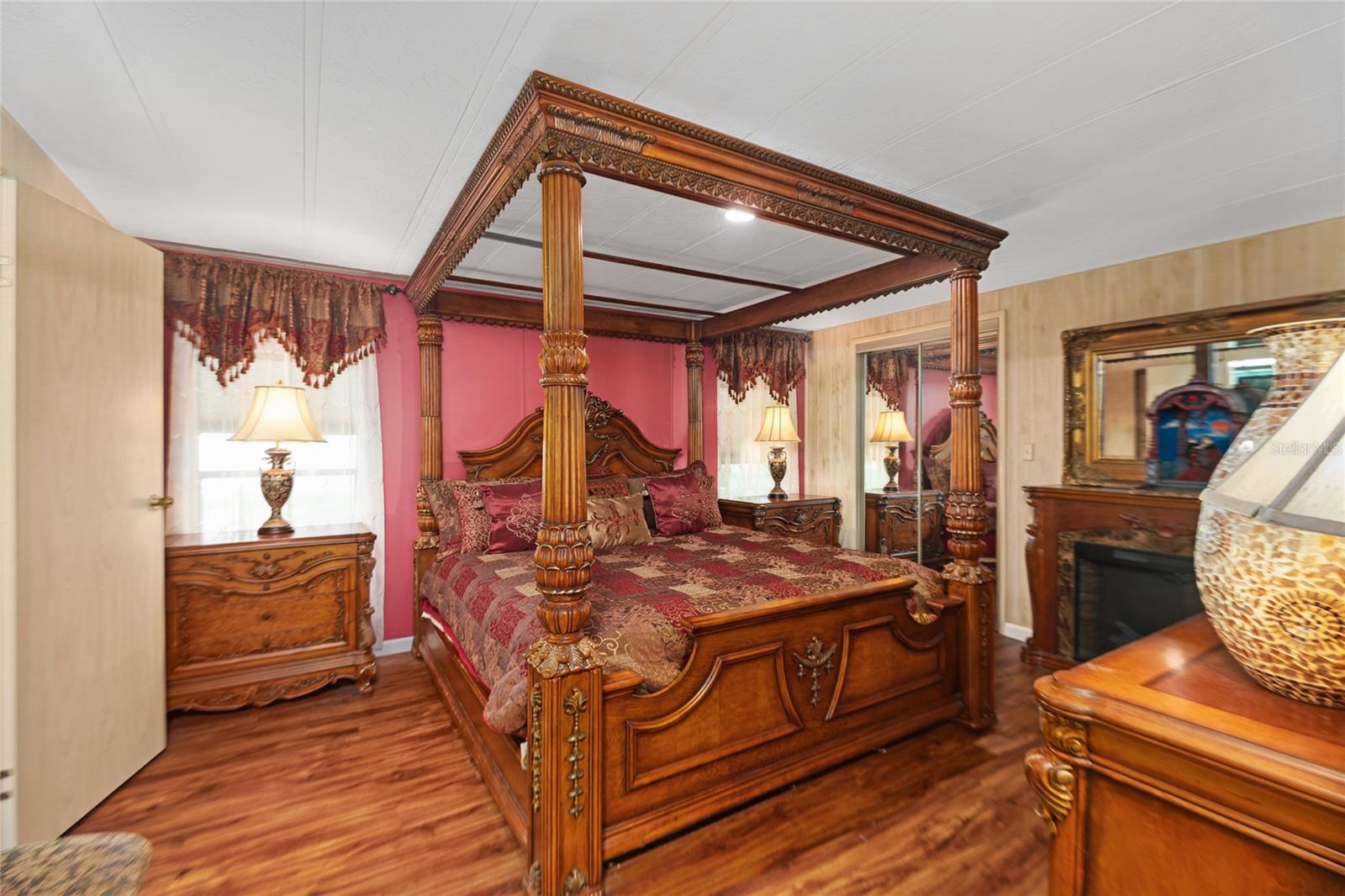 BANBURY VILLAGE CONDO - Residential