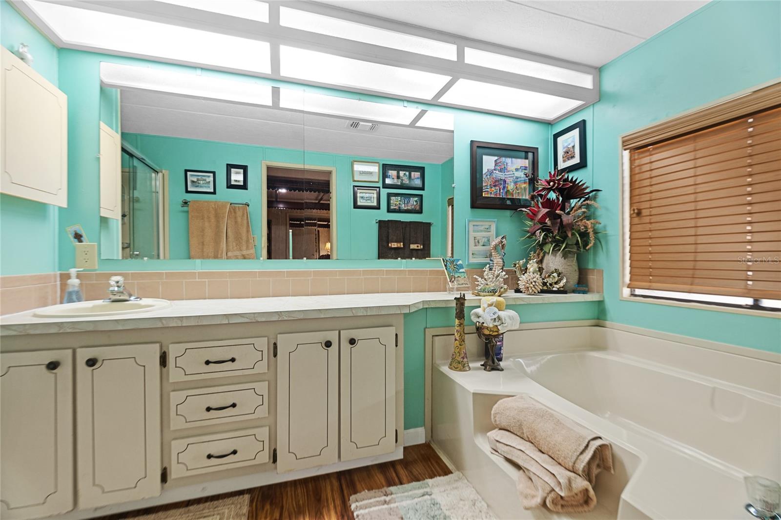 BANBURY VILLAGE CONDO - Residential