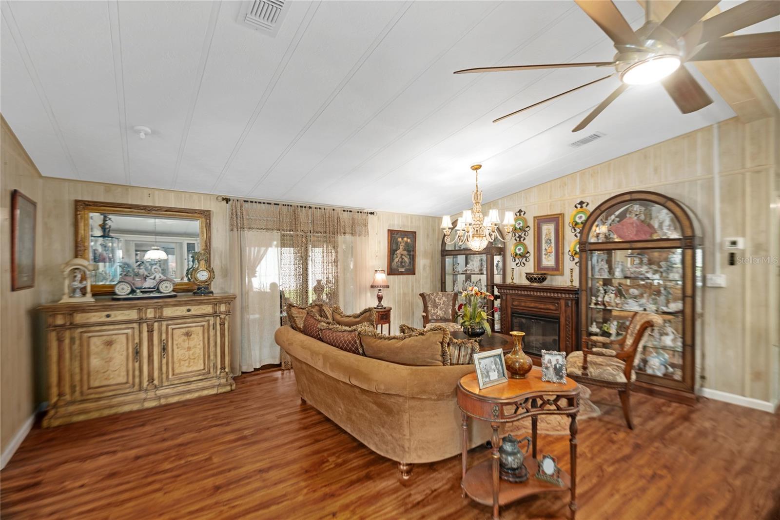 BANBURY VILLAGE CONDO - Residential