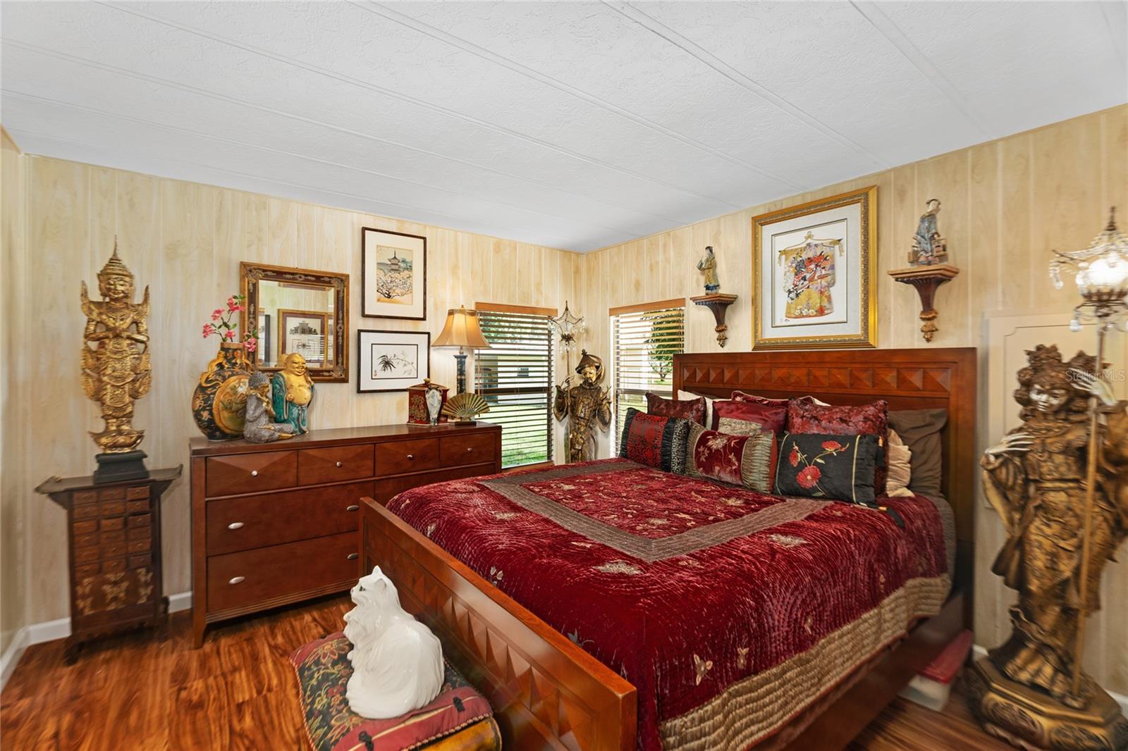 BANBURY VILLAGE CONDO - Residential