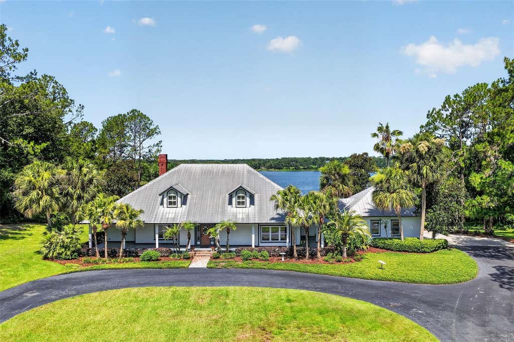 Photo of 22625 Lake Seneca Road, Eustis, FL 32736 (MLS # G5114441)