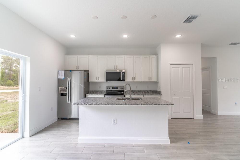 SILVER SPGS SHORES UN 13 - Residential