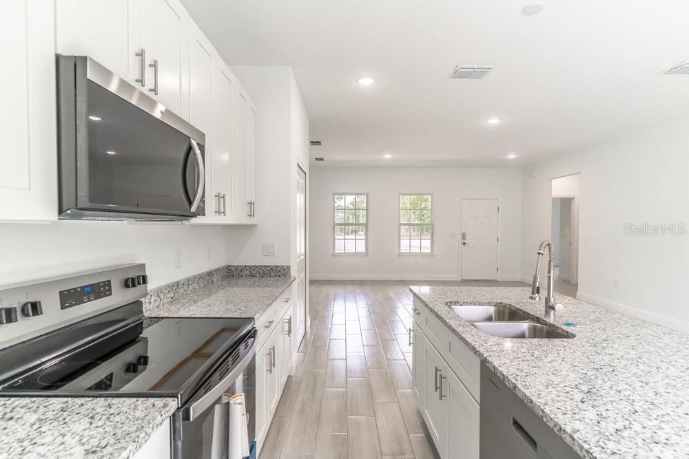 SILVER SPGS SHORES UN 13 - Residential