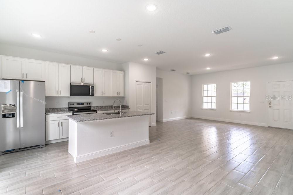 SILVER SPGS SHORES UN 13 - Residential