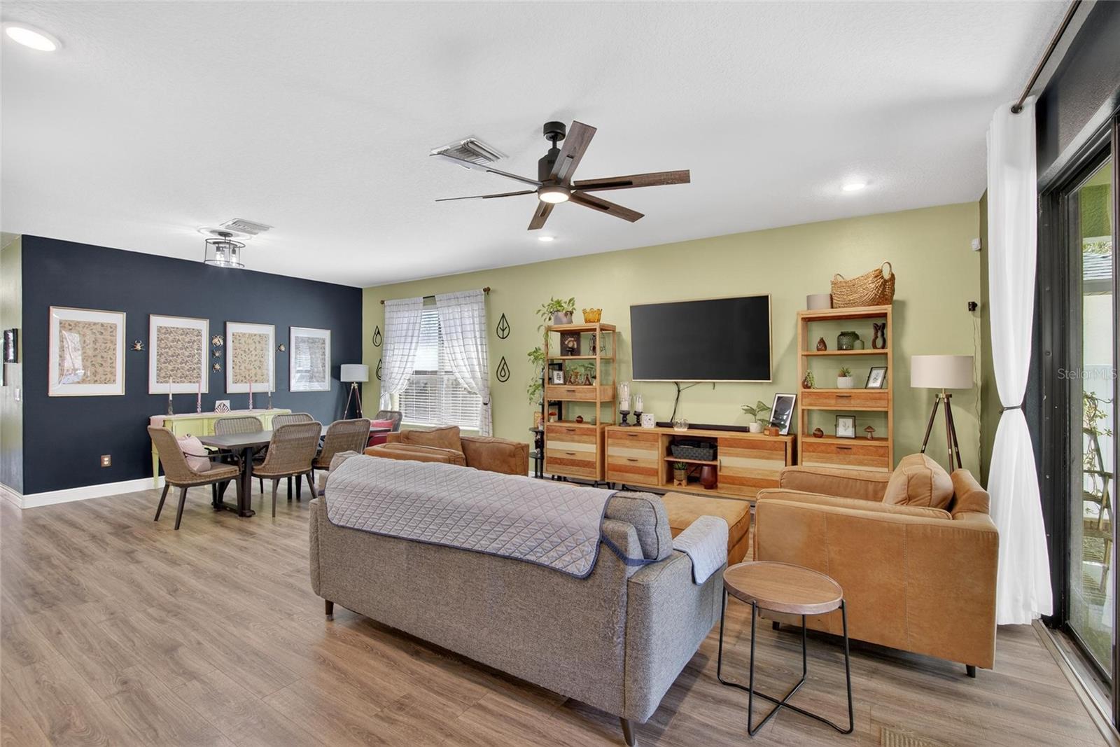 ROSE HAVEN PH 01 - Residential