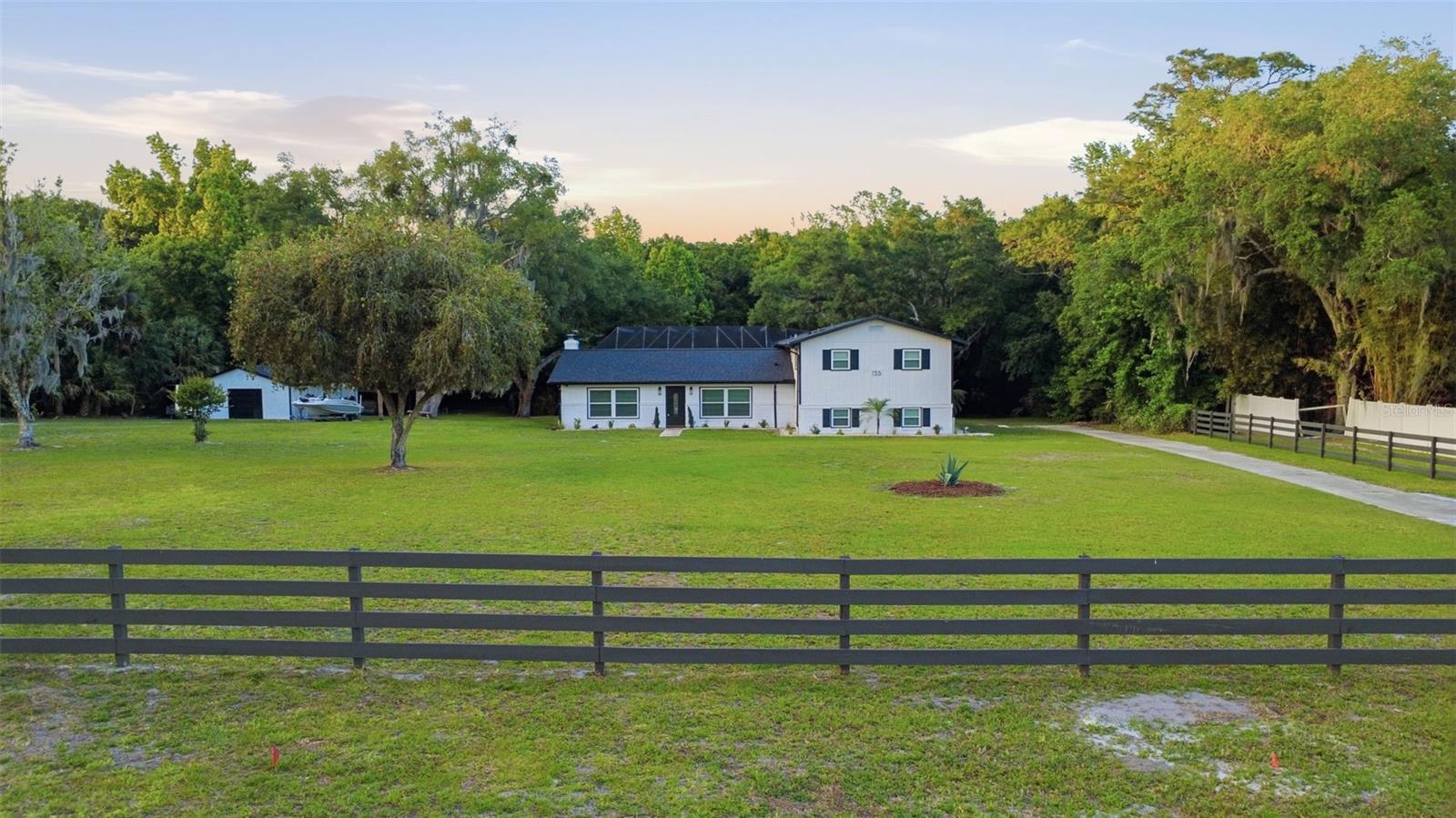 155 E COUNTRY CIRCLE DRIVE E